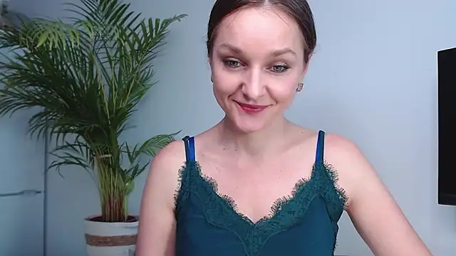 Snapshot of AliciaDesire chatting on 01/16/25, 11:04 AliciaDesire online show from 01/16/25, 11:04