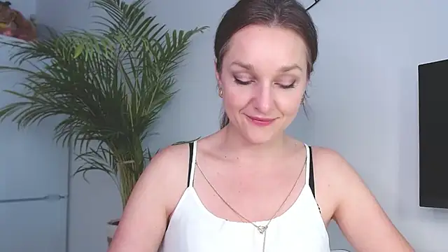 Snapshot of AliciaDesire chatting on 01/23/25, 11:04 AliciaDesire online show from 01/23/25, 11:04