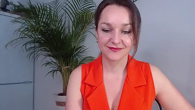 Snapshot of AliciaDesire chatting on 02/06/25, 07:56 AliciaDesire online show from 02/06/25, 07:56