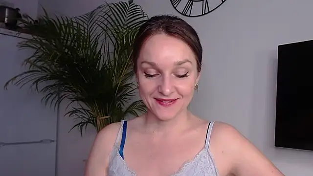 Snapshot of AliciaDesire chatting on 02/07/25, 03:08 AliciaDesire online show from 02/07/25, 03:08