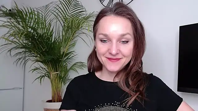 Snapshot of AliciaDesire chatting on 02/10/25, 02:59 AliciaDesire online show from 02/10/25, 02:59