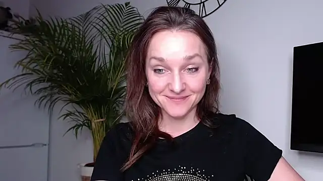 Snapshot of AliciaDesire chatting on 02/10/25, 06:13 AliciaDesire online show from 02/10/25, 06:13