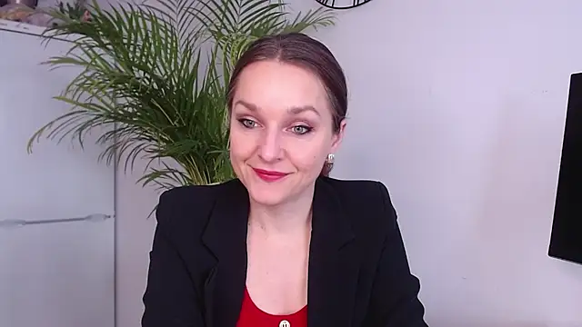 Snapshot of AliciaDesire chatting on 03/05/25, 08:00 AliciaDesire online show from 03/05/25, 08:00