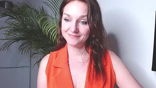 Snapshot of AliciaDesire chatting on 03/10/25, 06:12 AliciaDesire online show from 03/10/25, 06:12