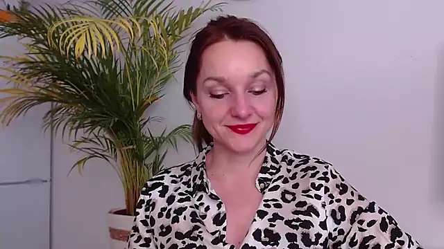 Snapshot of AliciaDesire chatting on 03/17/25, 02:45 AliciaDesire online show from 03/17/25, 02:45