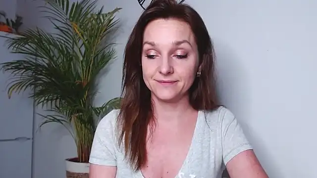 Snapshot of AliciaDesire chatting on 03/19/25, 06:01 AliciaDesire online show from 03/19/25, 06:01