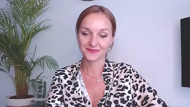 Snapshot of AliciaDesire chatting on 09/12/25, 06:35 AliciaDesire online show from 09/12/25, 06:35