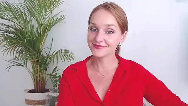 Snapshot of AliciaDesire chatting on 09/15/25, 12:49 AliciaDesire online show from 09/15/25, 12:49