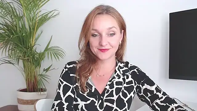 Snapshot of AliciaDesire chatting on 10/23/25, 12:59 AliciaDesire online show from 10/23/25, 12:59