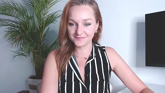 Snapshot of AliciaDesire chatting on 10/29/25, 06:59 AliciaDesire online show from 10/29/25, 06:59