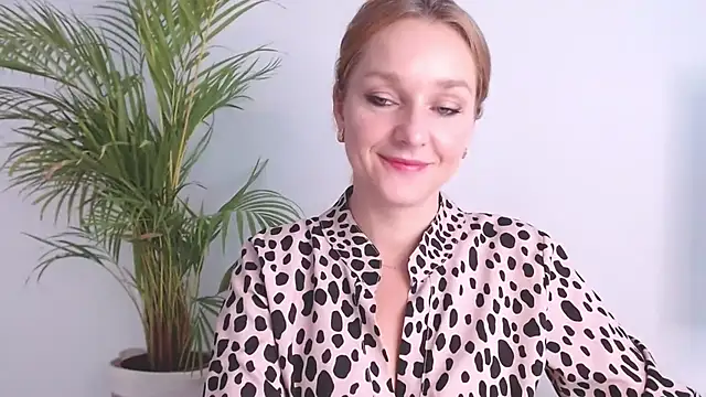 Snapshot of AliciaDesire chatting on 10/30/25, 06:59 AliciaDesire online show from 10/30/25, 06:59