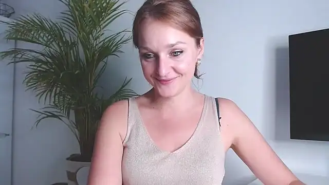 Snapshot of AliciaDesire chatting on 11/04/25, 01:54 AliciaDesire online show from 11/04/25, 01:54