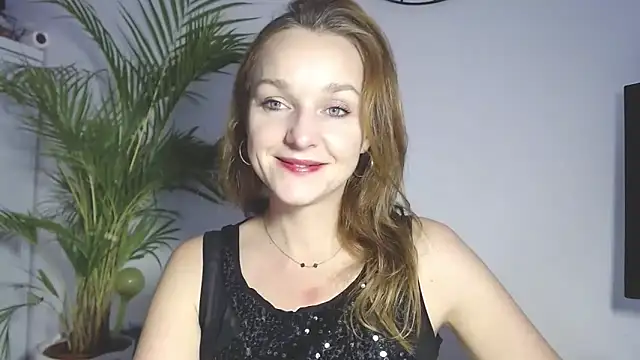Snapshot of AliciaDesire chatting on 12/17/25, 01:50 AliciaDesire online show from 12/17/25, 01:50