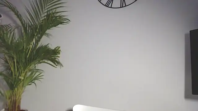 Snapshot of AliciaDesire chatting on 12/18/25, 07:14 AliciaDesire online show from 12/18/25, 07:14