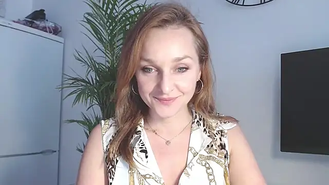 Snapshot of AliciaDesire chatting on 02/05/26, 02:11 AliciaDesire online show from 02/05/26, 02:11