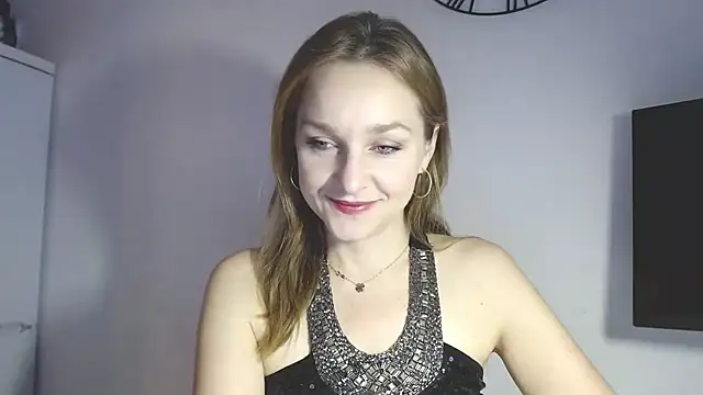 Snapshot of AliciaDesire chatting on 02/11/26, 07:02 AliciaDesire online show from 02/11/26, 07:02