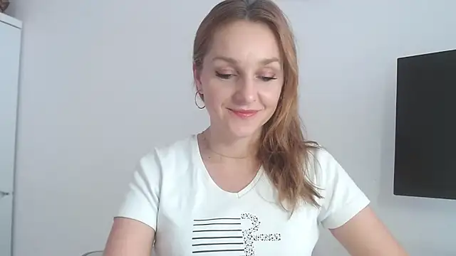 Snapshot of AliciaDesire chatting on 02/16/26, 02:02 AliciaDesire online show from 02/16/26, 02:02