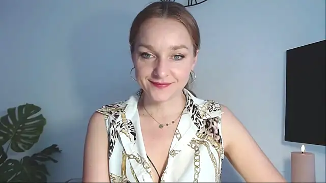 Snapshot of AliciaDesire chatting on 03/12/26, 06:52 AliciaDesire online show from 03/12/26, 06:52