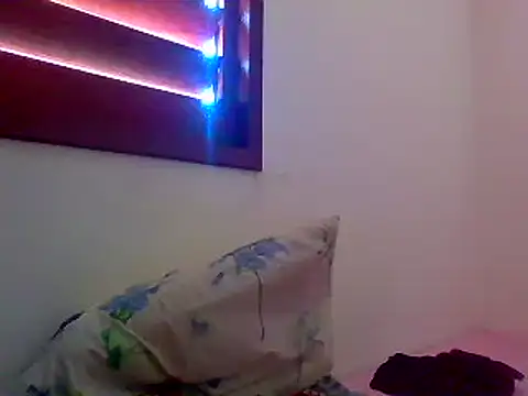 Snapshot of couplemilk chatting on 12/05/24, 10:44 couplemilk online show from 12/05/24, 10:44