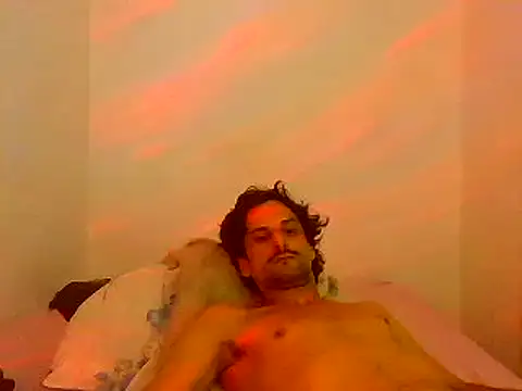 Snapshot of couplemilk chatting on 12/08/24, 12:18 couplemilk online show from 12/08/24, 12:18