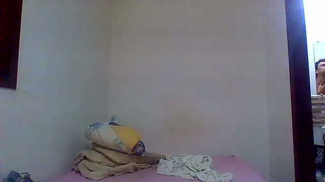 Snapshot of couplemilk chatting on 12/08/24, 07:15 couplemilk online show from 12/08/24, 07:15