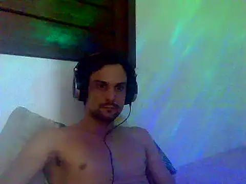 Snapshot of couplemilk chatting on 12/13/24, 12:31 couplemilk online show from 12/13/24, 12:31