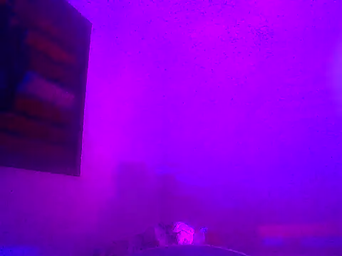 Snapshot of couplemilk chatting on 12/16/24, 01:10 couplemilk online show from 12/16/24, 01:10