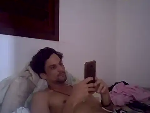 Snapshot of couplemilk chatting on 12/31/24, 12:32 couplemilk online show from 12/31/24, 12:32