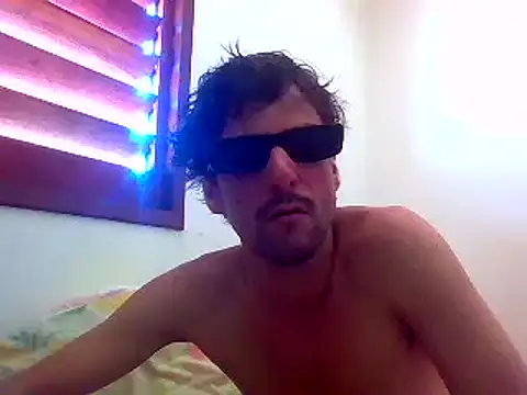 Snapshot of couplemilk chatting on 01/01/25, 03:03 couplemilk online show from 01/01/25, 03:03