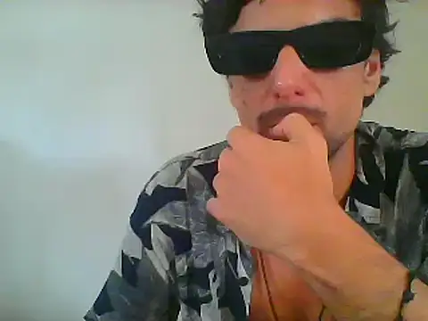 Snapshot of couplemilk chatting on 01/19/25, 10:28 couplemilk online show from 01/19/25, 10:28