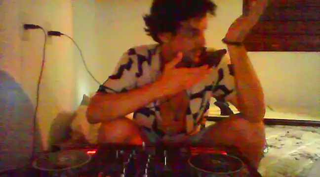 Snapshot of couplemilk chatting on 01/24/25, 05:53 couplemilk online show from 01/24/25, 05:53