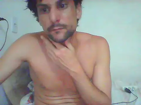 Snapshot of couplemilk chatting on 02/01/25, 05:18 couplemilk online show from 02/01/25, 05:18