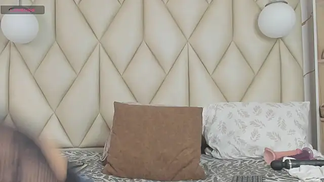 Snapshot of zamira_44 chatting on 02/27/25, 01:38 zamira 44 online show from 02/27/25, 01:38