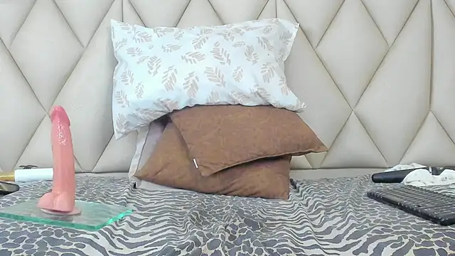 zamira 44 online show from 03/13/25, 04:56