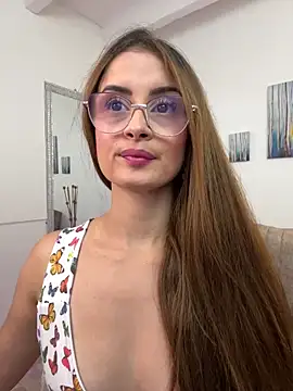 Snapshot of MiaaLoren chatting on 10/11/25, 03:54 MiaaLoren online show from 10/11/25, 03:54