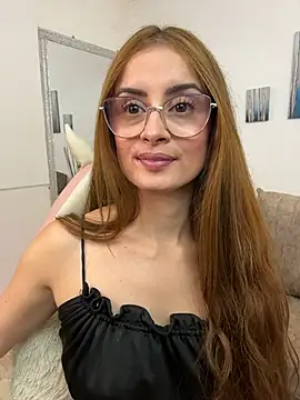 Snapshot of MiaaLoren chatting on 02/15/26, 06:04 MiaaLoren online show from 02/15/26, 06:04