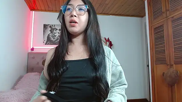 Snapshot of tifanny-squirt chatting on 10/12/25, 01:04 tifanny-squirt online show from 10/12/25, 01:04