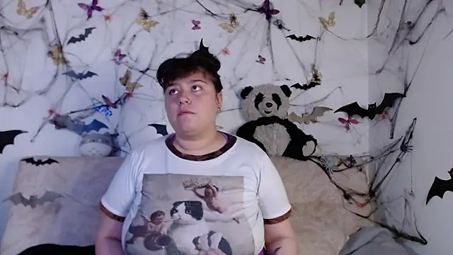 Snapshot of LennaTurnerr chatting on 10/08/25, 07:44 LennaTurnerr online show from 10/08/25, 07:44