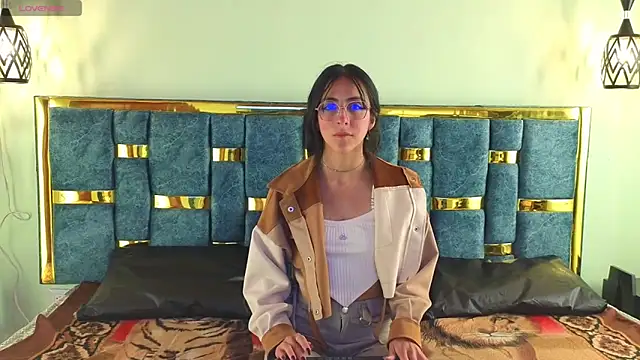 Snapshot of ling_ling24 chatting on 01/22/25, 03:31 ling ling24 online show from 01/22/25, 03:31