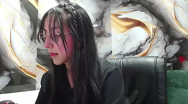 Snapshot of ling_ling24 chatting on 02/06/25, 09:53 ling ling24 online show from 02/06/25, 09:53