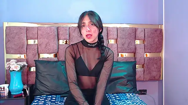 Snapshot of ling_ling24 chatting on 02/19/25, 06:00 ling ling24 online show from 02/19/25, 06:00