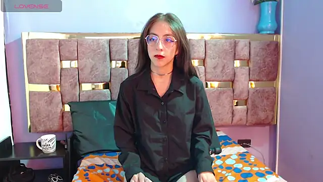 Snapshot of ling_ling24 chatting on 03/05/25, 02:36 ling ling24 online show from 03/05/25, 02:36