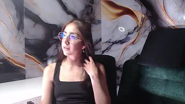 Snapshot of ling_ling24 chatting on 03/14/25, 03:59 ling ling24 online show from 03/14/25, 03:59