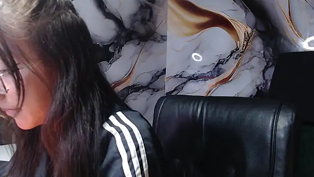 Snapshot of ling_ling24 chatting on 03/14/25, 07:04 ling ling24 online show from 03/14/25, 07:04