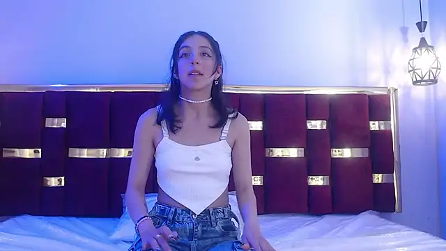 Snapshot of ling_ling24 chatting on 12/15/25, 03:55 ling ling24 online show from 12/15/25, 03:55