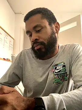 KaelMoreau online show from 10/09/25, 03:10