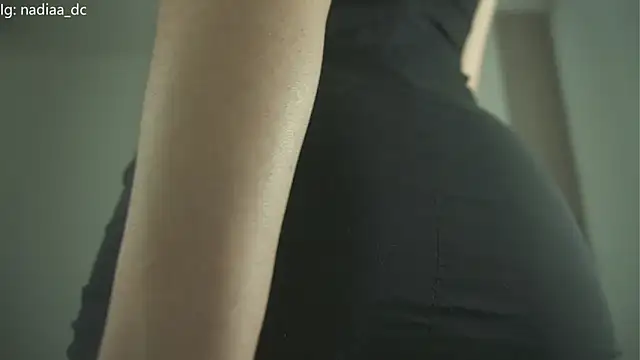 Nadiaa  online show from 11/08/25, 04:45