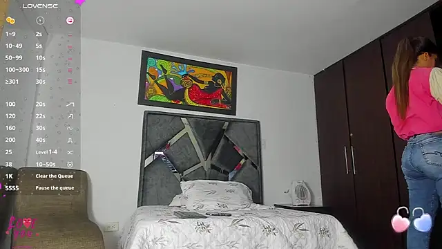 Snapshot of Vahiolet_smith chatting on 10/15/25, 03:17 Vahiolet smith online show from 10/15/25, 03:17