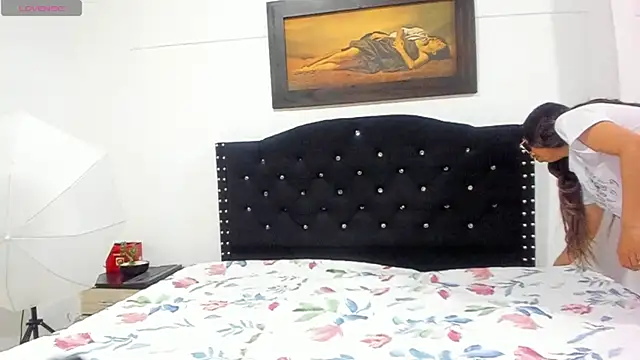 Vahiolet smith online show from 12/05/25, 03:26