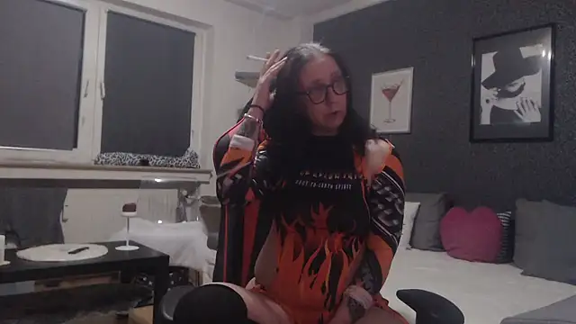 Snapshot of EiskalterEngel74 chatting on 02/15/25, 09:48 EiskalterEngel74 online show from 02/15/25, 09:48